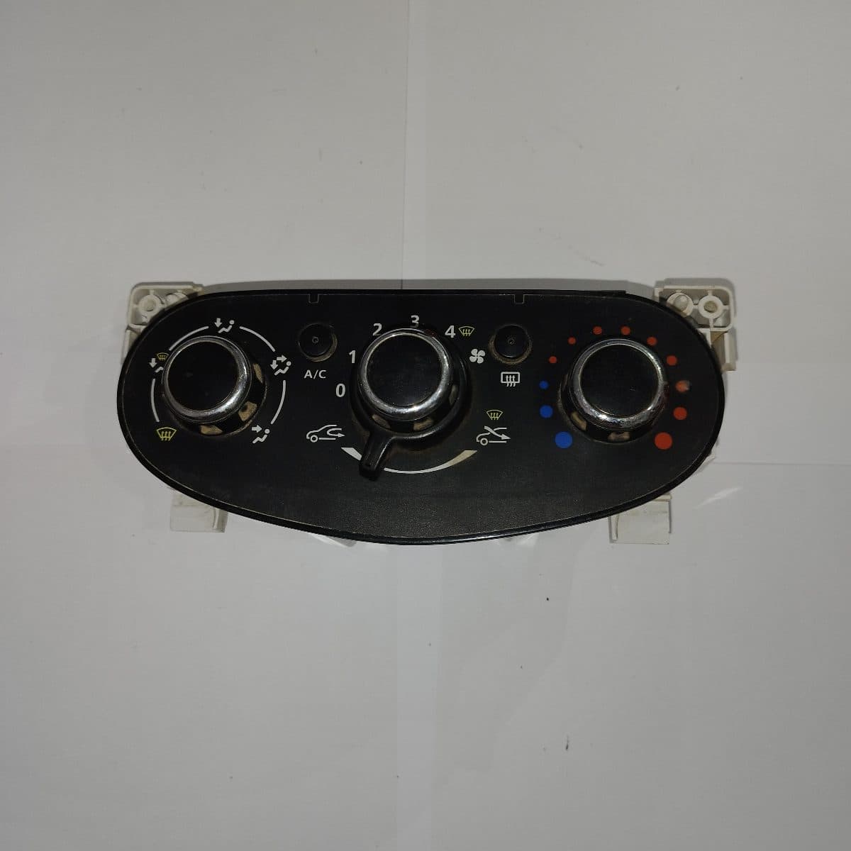 زر المكيف اليدوي لسيارة رينو كليو 4