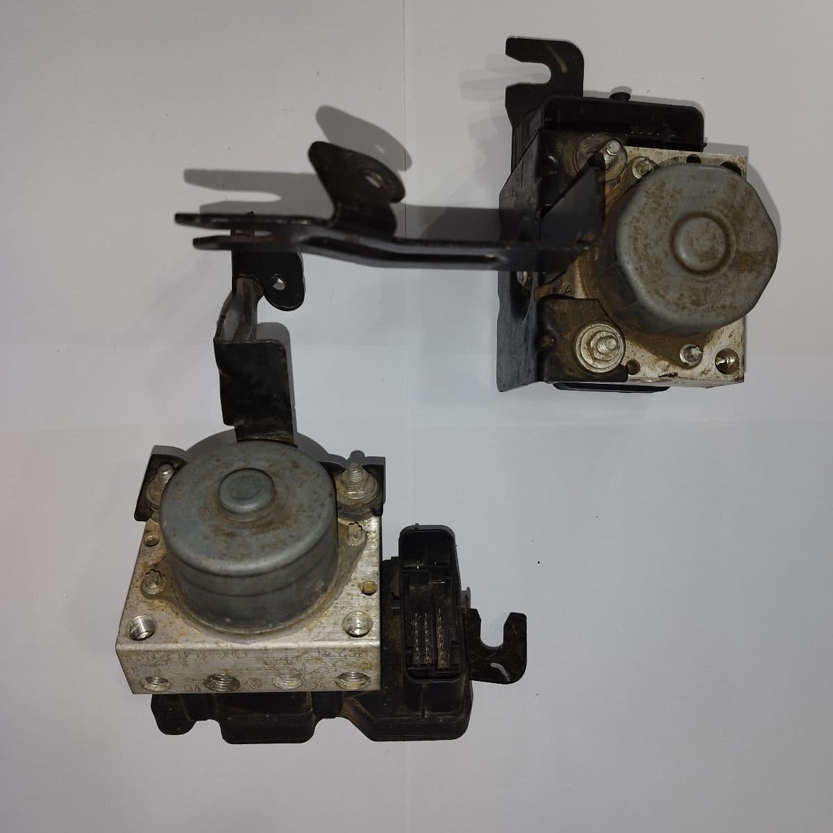 الوحدة الهيدروليكية لـ ABS (مضخة ABS) لسيارات سامبول داسيا ستيبواي ولوغان 